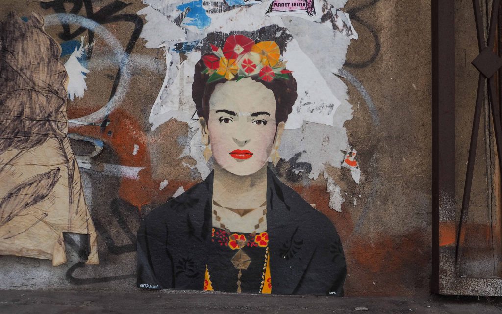Frida Kahlo wurde von Oni und Metraeder geklebt