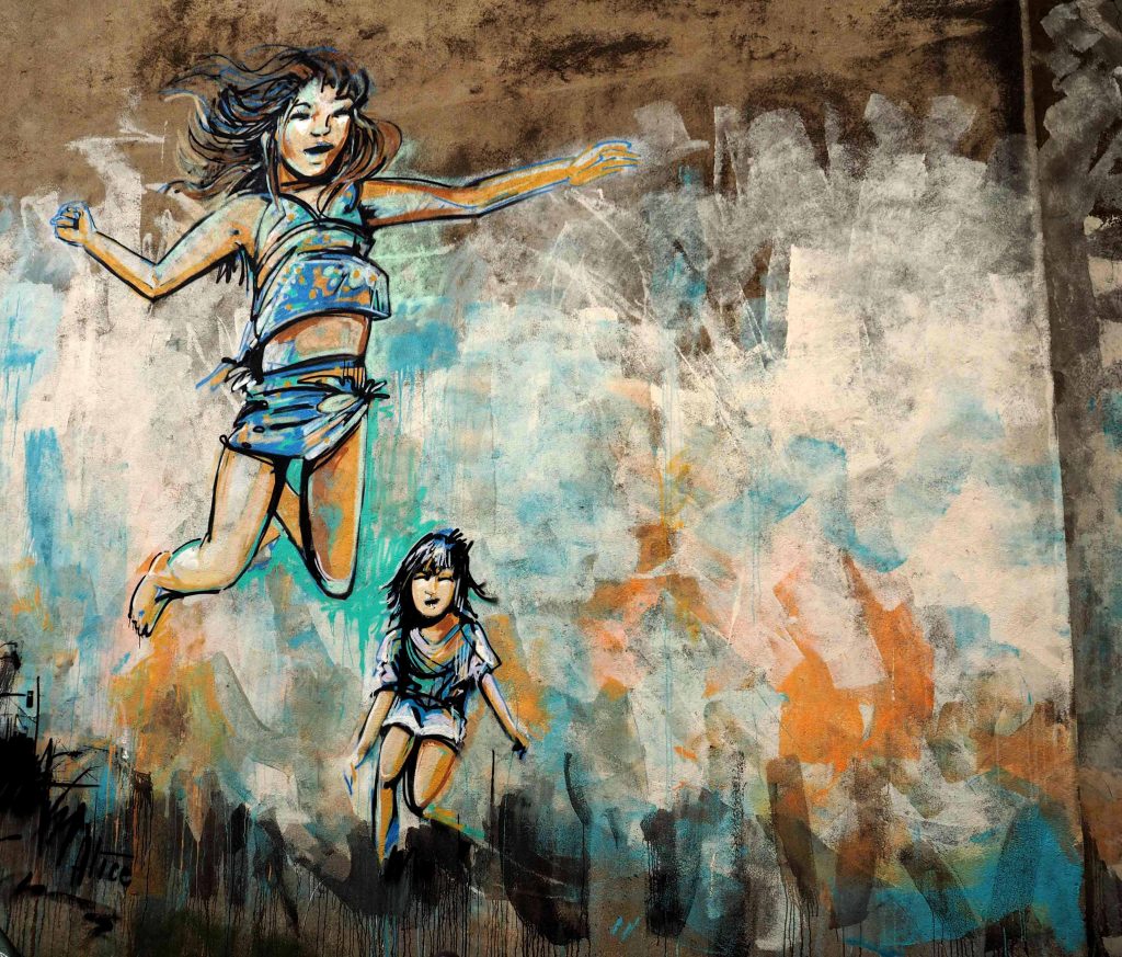 zwei springende Mädchen von Alice im Detail
