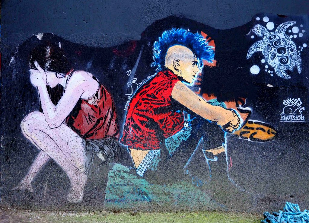 ein Mädchen und ein Punk