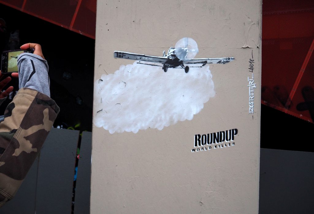 ein Propellerflugzeug