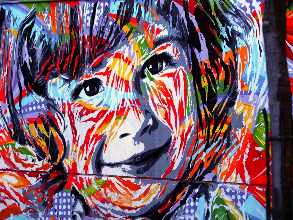 buntes Portrait eines Kindes