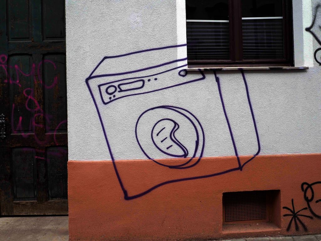 eine gesprüht Waschmaschine