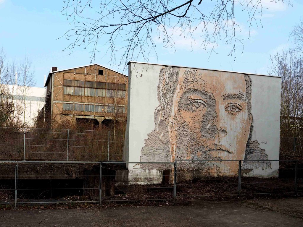 Vhils