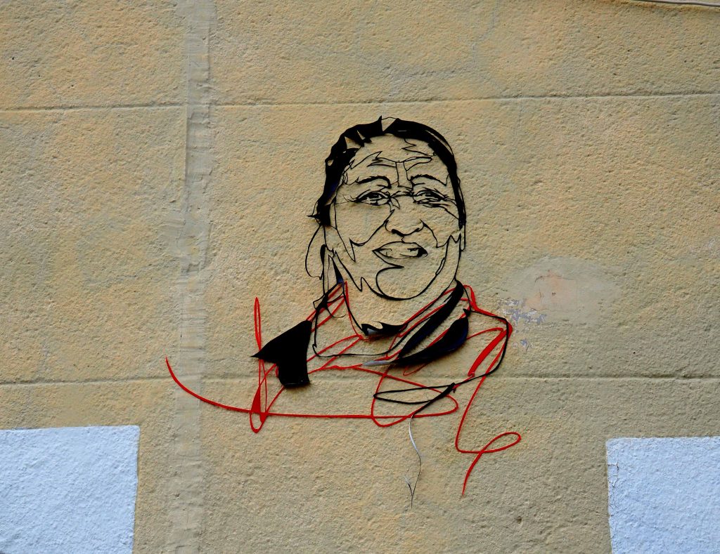 Frauenportrait geklebt