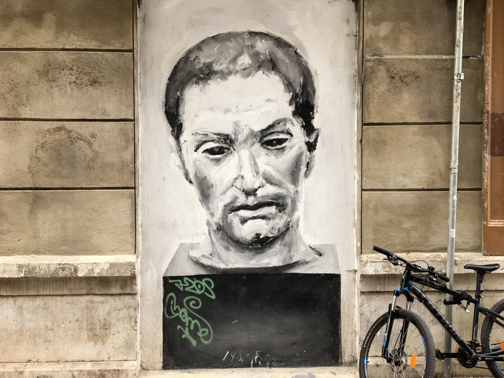 Portrait mit Fahrrad davor