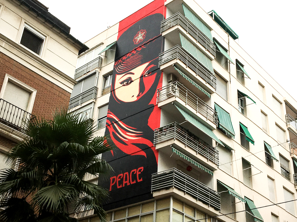 Peace,, heißt das Mural von Shepard Fairey