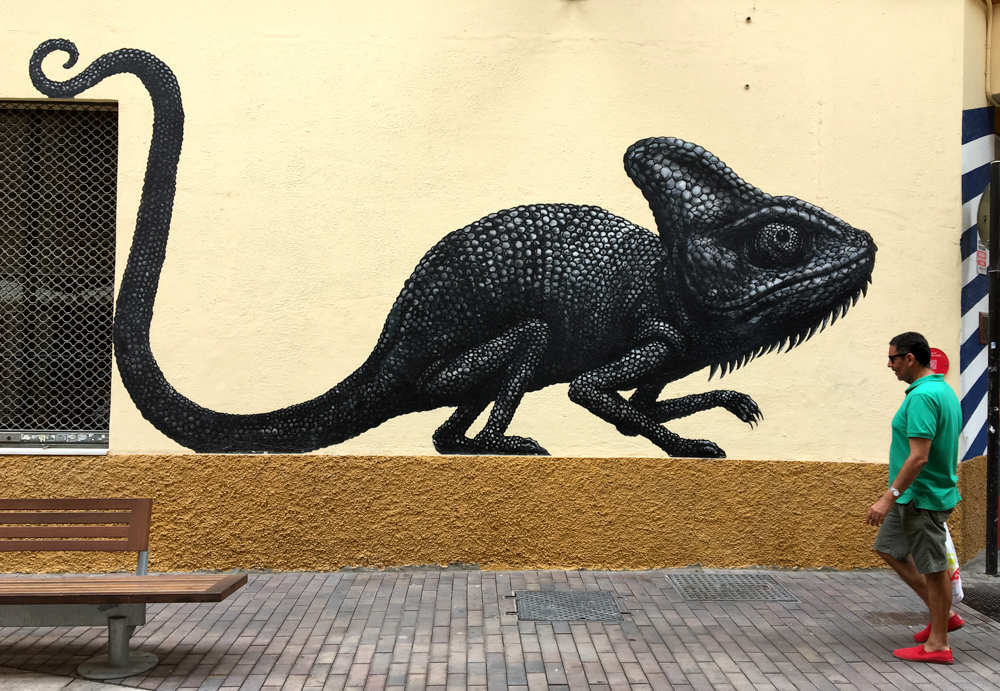Reptil an Hauswand