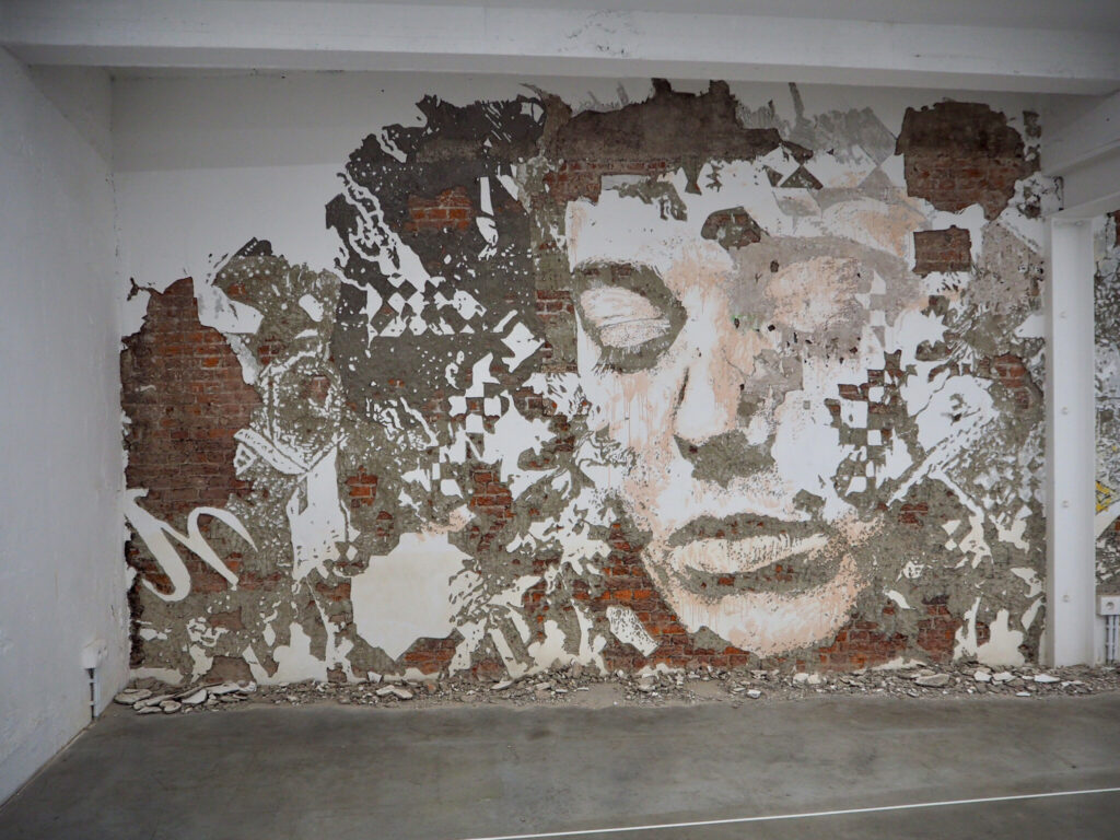 Vhils