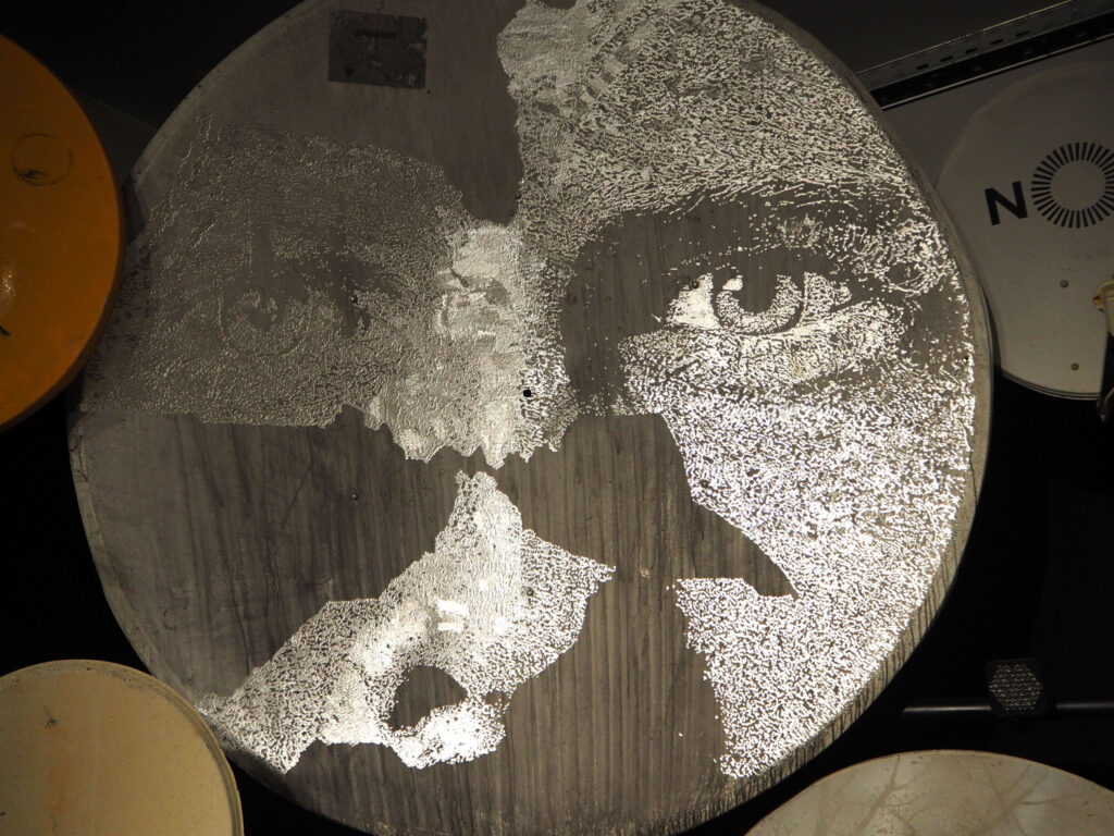 Vhils